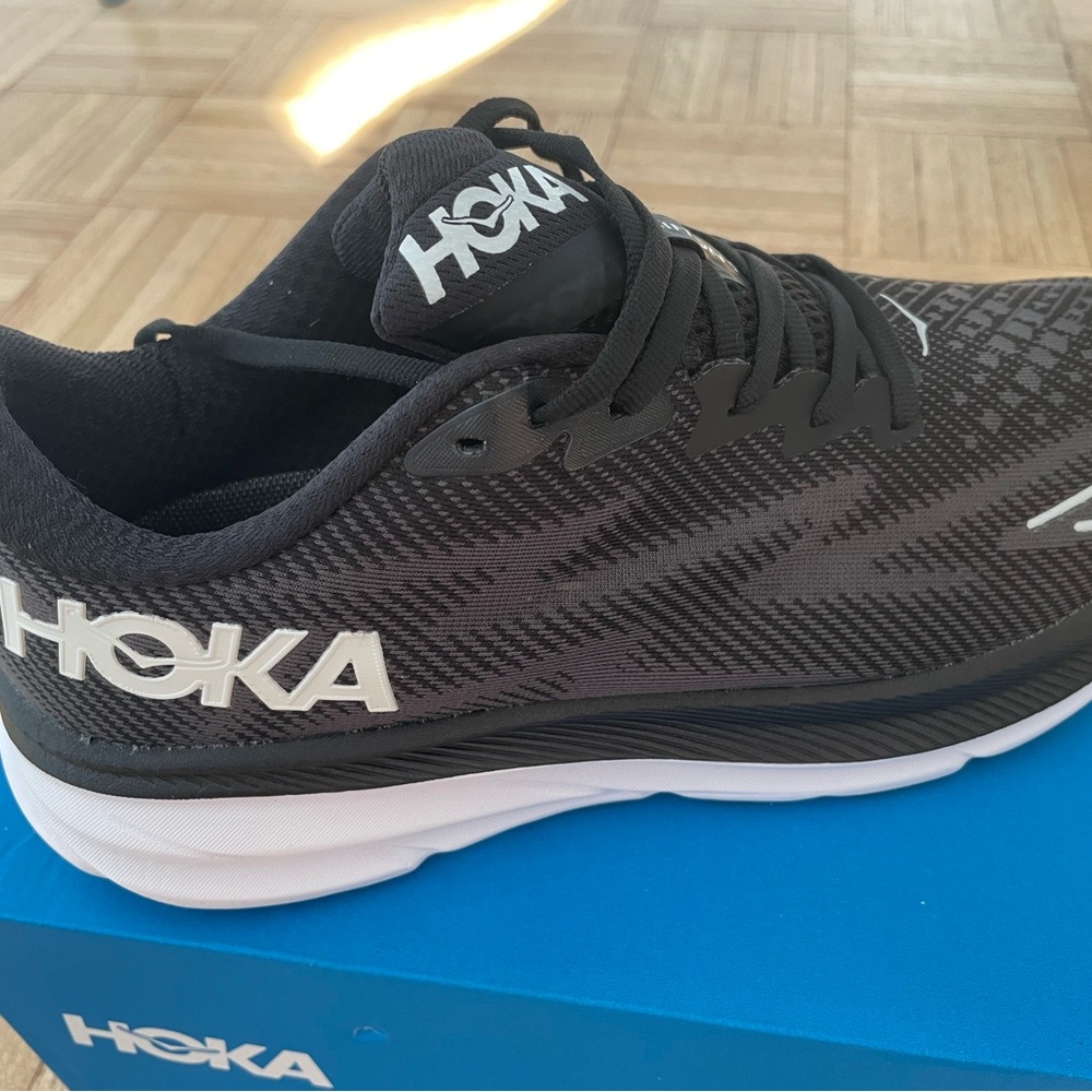 NWT Hoka Clifton 9 size 11 mens running shoes